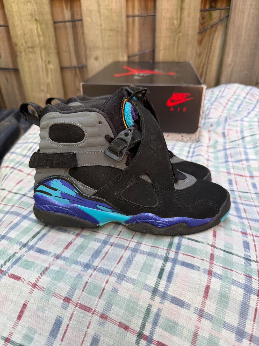 Air Jordan 8 Retro Aqua
Size 4y / 5.5 in womens
